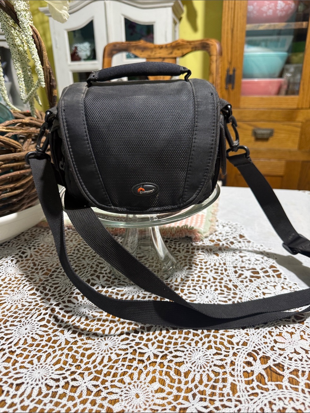 Lowepro Black Compact Camera Bag with Shoulder Strap
